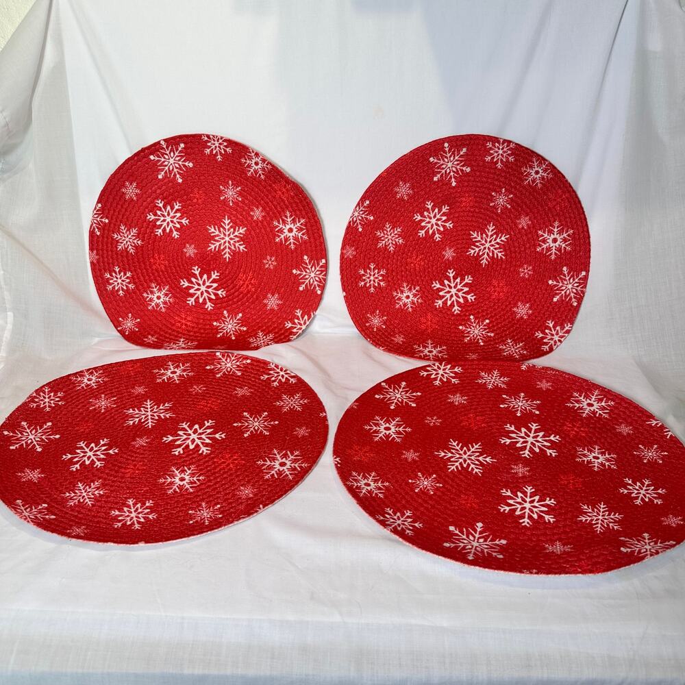 Snowflake Placemats Set of 4 Woven Braided Round Red White 14.5" Holiday Decor